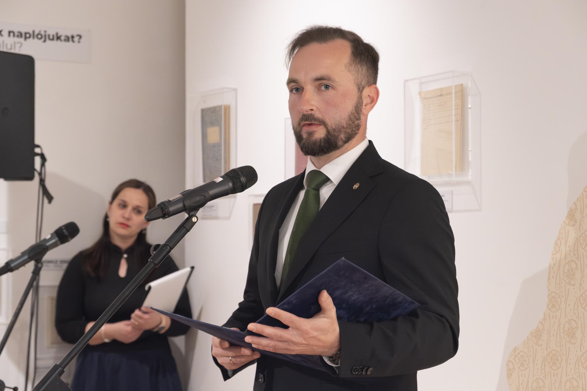 Halálom esetén elégetendő! - Írói naplók kiállítás megnyitója a Haáz Rezső Múzeumban