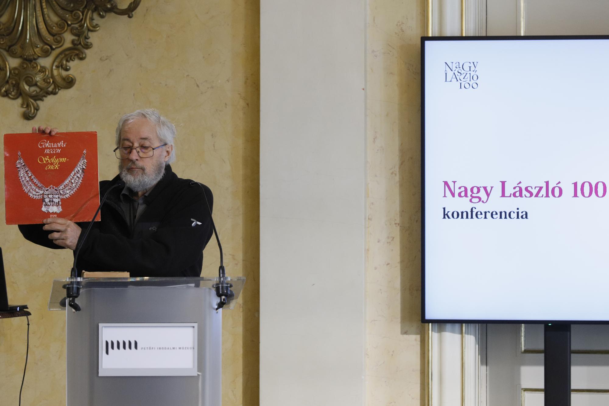 Sebő Ferenc a Nagy László 100 konferencia előadójaként, 2025