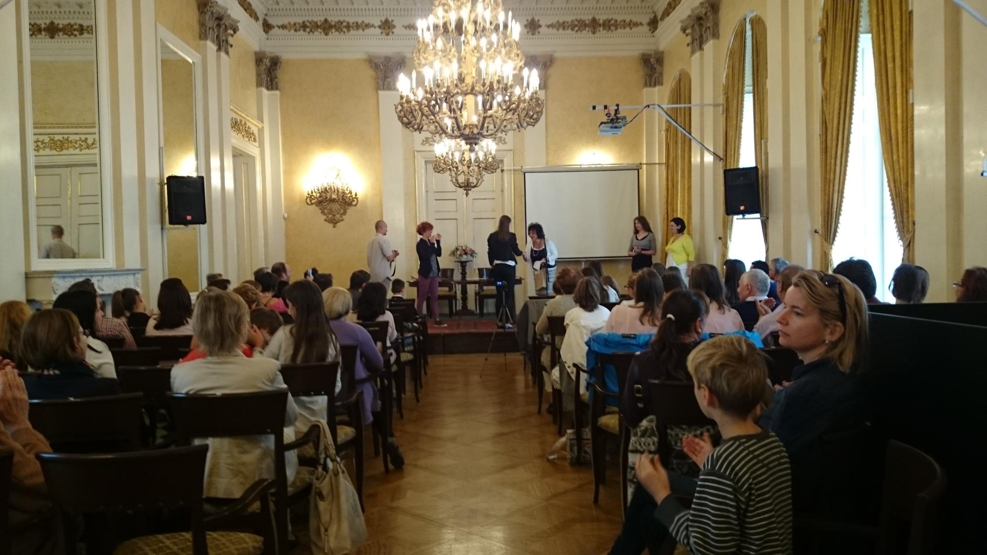 Ünnepélyes díjátadás, avagy Túró Rudi lakoma a Károlyi-palotában