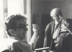 Lator László és Vas István az Európa Kiadó szerkesztőségében, 1975 (Gara György felvétele)