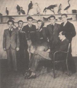 Az óbudai Árpád gimnáziumban (1942)