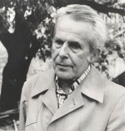 1988. augusztus 16. Portré kertjében. (Kecskeméti Kálmán felvétele.)