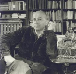 Illyés Gyula félalakos portréja dolgozószobájában (a ’60-as évek eleje)
