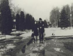 Kozmutza Flóra és Illyés Gyula a hévízi tófürdőből jövet a ’60-as évek közepén