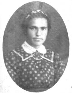 Édeasanyja, László Julianna. Kányádi Sándor 11 évesen, 1940-ben veszítette el