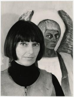 Szécsi Margit Nagy László képe előtt, 1973. (Fotó: Balla Demeter)