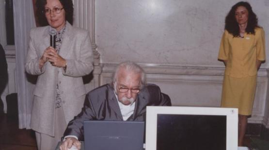 Az első honlap bemutatója, 2000. május 31.